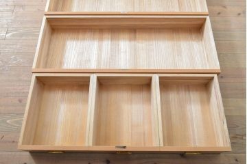 中古　紀州箪笥　伝統工芸士 中田静夫　温かみのある木色が魅力的な総桐箪笥(定価約200万円)(胴丸、和タンス、桐たんす、収納箪笥、衣装タンス)(R-059477)