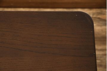 オランダビンテージ　オーク材　凝った造りの脚のデザインが重厚な雰囲気を醸し出すセンターテーブル(ローテーブル、ヴィンテージ)(R-059479)