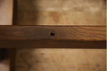 オランダビンテージ　オーク材　凝った造りの脚のデザインが重厚な雰囲気を醸し出すセンターテーブル(ローテーブル、ヴィンテージ)(R-059479)