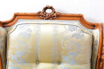 中古　美品　最高級　イタリア製　職人技が光る!素晴らしい彫刻が気品を感じさせる1人掛けソファ(定価推定約80万円)(一人掛けソファ、1Pソファ、アームソファ、アームチェア、サロンチェア、椅子)(R-059481)