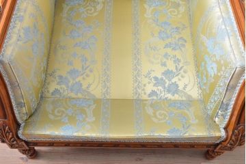 中古　美品　最高級　イタリア製　職人技が光る!素晴らしい彫刻が気品を感じさせる1人掛けソファ(定価推定約80万円)(一人掛けソファ、1Pソファ、アームソファ、アームチェア、サロンチェア、椅子)(R-059481)