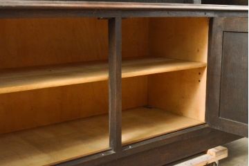 和製ビンテージ　神戸洋家具　永田良介商店　落ち着いた色合いとクラシカルな佇まいが魅力的なキャビネット(食器棚、カップボード、収納棚、飾り棚、ヴィンテージ)(R-059482)