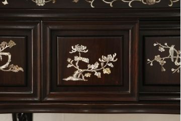 和製ビンテージ　高級品　花梨(カリン)材　象嵌入り　品のある佇まいが美しい飾り棚(茶棚、収納棚、戸棚、ヴィンテージ)(R-059484)