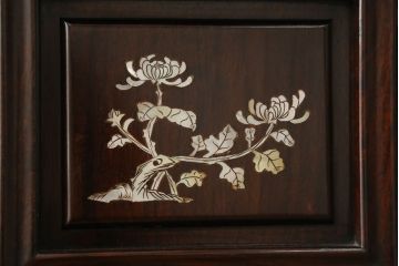 和製ビンテージ　高級品　花梨(カリン)材　象嵌入り　品のある佇まいが美しい飾り棚(茶棚、収納棚、戸棚、ヴィンテージ)(R-059484)