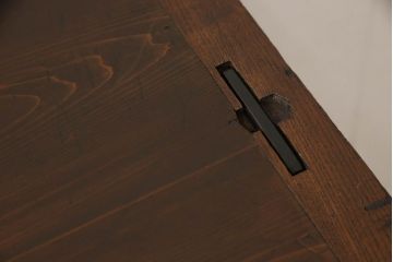 和製アンティーク　前面・側面ケヤキ材　時代を経た趣あふれる佇まいが印象的な美濃帳場箪笥・下段(収納箪笥、時代箪笥、和タンス)(R-059490)