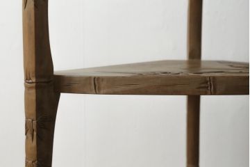 和製ビンテージ　日光彫り　咲き誇る花の彫刻が美しい飾り棚(花台、ヴィンテージ)(R-059495)
