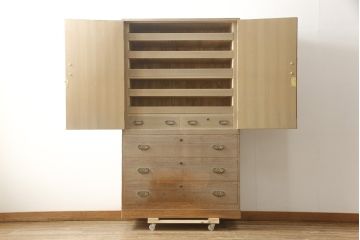 中古　国産　職人手造り　金具の黄色がアクセントになってかわいらしい総桐箪笥(並厚、和タンス、桐たんす、収納箪笥、着物箪笥)(R-059501)