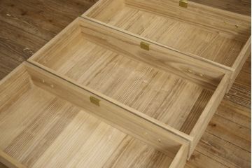 中古　国産　職人手造り　金具の黄色がアクセントになってかわいらしい総桐箪笥(並厚、和タンス、桐たんす、収納箪笥、着物箪笥)(R-059501)