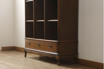 中古　超美品　松永工房　Continue(カンティーニュ)　優美な曲線が美しくクラシカルな雰囲気を高めてくれるブックケース(本棚、ブックシェルフ、収納棚)(定価約40万円)(R-059502)