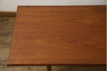 ヴィンテージ家具　デンマークビンテージ　チーク材　シンプルでスタイリッシュな空間を演出するセンターテーブル(リビングテーブル、ローテーブル、北欧)(R-059503)