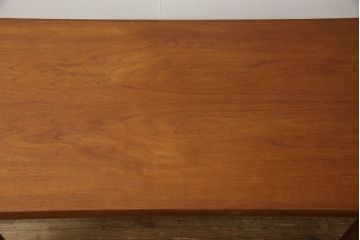 ヴィンテージ家具　デンマークビンテージ　チーク材　シンプルでスタイリッシュな空間を演出するセンターテーブル(リビングテーブル、ローテーブル、北欧)(R-059503)