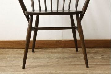 イギリスビンテージ　ERCOL(アーコール)　ナチュラルテイストのお部屋におすすめ! シンプルなフープバックアームチェア(ウィンザーチェア、板座チェア、椅子、ウインザーチェア)(R-059504)