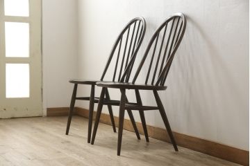 イギリスビンテージ　ERCOL(アーコール)　フープバック　シックな木肌のダイニングチェア2脚セット(ウィンザーチェア、ワークチェア、板座チェア、椅子、ヴィンテージ、ウインザーチェア)(R-059505)