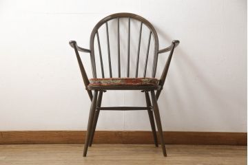 イギリスビンテージ　ERCOL(アーコール)　シンプルなクッション付きフープバックアームチェア(ウィンザーチェア、板座チェア、椅子、イス、1人掛け、ヴィンテージ、ウインザーチェア)(R-059506)