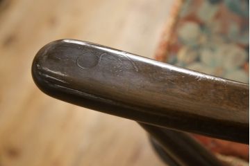 イギリスビンテージ　ERCOL(アーコール)　シンプルなクッション付きフープバックアームチェア(ウィンザーチェア、板座チェア、椅子、イス、1人掛け、ヴィンテージ、ウインザーチェア)(R-059506)
