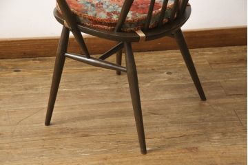 イギリスビンテージ　ERCOL(アーコール)　シンプルなクッション付きフープバックアームチェア(ウィンザーチェア、板座チェア、椅子、イス、1人掛け、ヴィンテージ、ウインザーチェア)(R-059506)