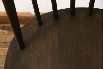 イギリスビンテージ　ERCOL(アーコール)　シンプルなクッション付きフープバックアームチェア(ウィンザーチェア、板座チェア、椅子、イス、1人掛け、ヴィンテージ、ウインザーチェア)(R-059506)