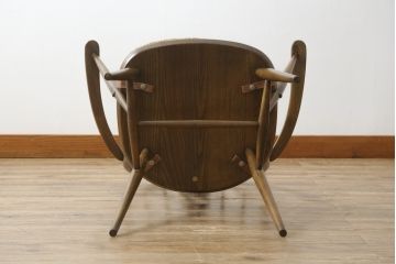 イギリスビンテージ　ERCOL(アーコール)　クッション付きシスルバックチェア(椅子、ダイニングチェア、アームチェア、ウィンザーチェア、板座チェア、イス、1人掛け、ヴィンテージ、ウインザーチェア)(R-059507)