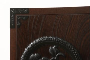 中古　手造り民芸家具　欅(ケヤキ)材　存在感のある金具が魅力的な片開き戸付き小引き出し(小物収納、卓上収納、小抽斗)(R-059509)