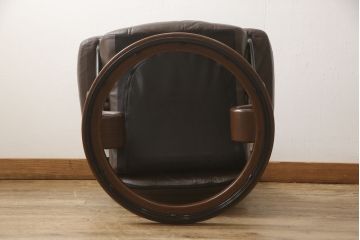 中古　美品　本革　EKORNES(エコーネス)　コンサルシリーズ　クラシック　Sサイズ　オットマン付きストレスレスチェア(レザー、リクライニングチェア、一人掛けソファ、アームチェア)(定価約23万円)(R-059516)