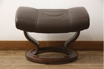 中古　美品　本革　EKORNES(エコーネス)　コンサルシリーズ　クラシック　Sサイズ　オットマン付きストレスレスチェア(レザー、リクライニングチェア、一人掛けソファ、アームチェア)(定価約23万円)(R-059516)