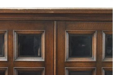 中古　美品　神戸洋家具　オーク材　クラシカルな雰囲気ただようサイドボード(定価約65万円)(収納棚、戸棚、リビングボード)(R-059519)