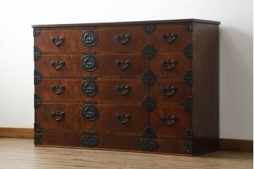 中古　岩谷堂箪笥　天板リメイク　引き出し8杯　和の趣あふれる衣装箪笥(和タンス、重ね箪笥、引き出し)(R-059527)