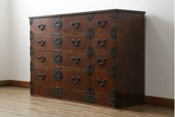 中古　岩谷堂箪笥　天板リメイク　引き出し8杯　和の趣あふれる衣装箪笥(和タンス、重ね箪笥、引き出し)(R-059527)