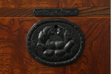 中古　岩谷堂箪笥　天板リメイク　引き出し8杯　和の趣あふれる衣装箪笥(和タンス、重ね箪笥、引き出し)(R-059527)