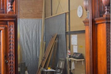 イギリスアンティーク　特大!　最高級　マホガニー材　細部に至るまでこだわりの意匠が感じられるパーラーキャビネット(収納棚、戸棚、食器棚)(R-059528)