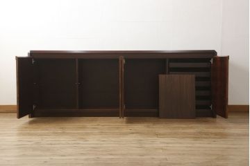 希少!　ビンテージ　美品　モビリア(mobilia)　ローズウッド　特徴的な木目が目を引くサイドボード(収納棚、戸棚、リビングボード、ヴィンテージ)(R-059531)