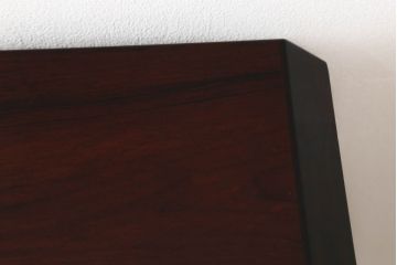 希少!　ビンテージ　美品　モビリア(mobilia)　ローズウッド　特徴的な木目が目を引くサイドボード(収納棚、戸棚、リビングボード、ヴィンテージ)(R-059531)