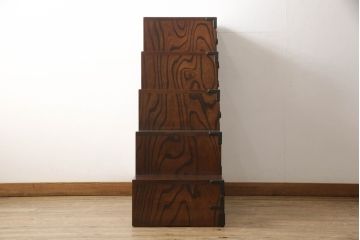 中古　美品　岩谷堂箪笥　黒々とした金具が存在感を放つ階段箪笥(和タンス、収納箪笥)(R-059534)