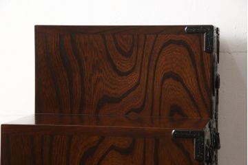 中古　美品　岩谷堂箪笥　黒々とした金具が存在感を放つ階段箪笥(和タンス、収納箪笥)(R-059534)