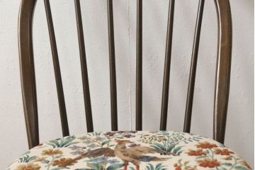 イギリスビンテージ　ERCOL(アーコール)　ナチュラルテイストのお部屋におすすめ! シンプルなクッション付きフープバックチェア(ウィンザーチェア、板座チェア、椅子、イス、1人掛け、ヴィンテージ、ウインザーチェア)(R-059539)