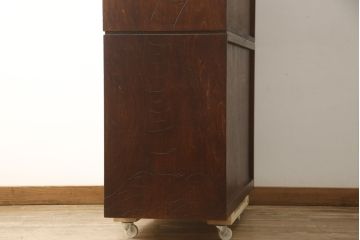 中古　美品　伝統工芸・軽井沢彫り　内部が桐材の高級品!　満開に咲く桜の彫りが見事な衣装盆付きの重ねタンス(衣装箪笥、着物箪笥、和タンス)(R-059544)