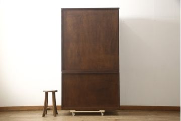 中古　美品　伝統工芸・軽井沢彫り　内部が桐材の高級品!　満開に咲く桜の彫りが見事な衣装盆付きの重ねタンス(衣装箪笥、着物箪笥、和タンス)(R-059544)