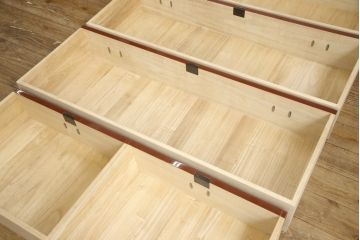 中古　欅産業　本漆　朱塗り　上質な和の空間づくりに取り入れたい仙台箪笥(衣装箪笥、和タンス、収納たんす、引き出し)(定価約90万円)(R-059545)