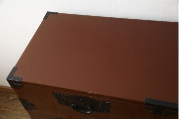 中古　欅産業　本漆　朱塗り　上質な和の空間づくりに取り入れたい仙台箪笥(衣装箪笥、和タンス、収納たんす、引き出し)(定価約90万円)(R-059545)