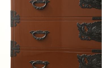 中古　欅産業　本漆　朱塗り　上質な和の空間づくりに取り入れたい仙台箪笥(衣装箪笥、和タンス、収納たんす、引き出し)(定価約90万円)(R-059545)