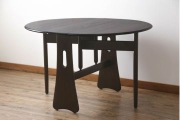 中古　美品　激レアモデル!!　ERCOL(アーコール)　大人の落ち着いた空間を演出するバタフライテーブル(ドロップリーフテーブル、ゲートレッグテーブル、4人掛けダイニングテーブル)(R-059546)