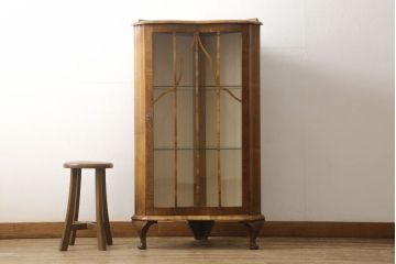 イギリスアンティーク　美品　小振りなコーナーキャビネット(飾り棚、戸棚、収納棚)(R-059547)