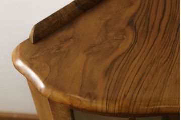 イギリスアンティーク　美品　小振りなコーナーキャビネット(飾り棚、戸棚、収納棚)(R-059547)