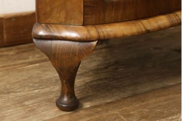 イギリスアンティーク　美品　小振りなコーナーキャビネット(飾り棚、戸棚、収納棚)(R-059547)