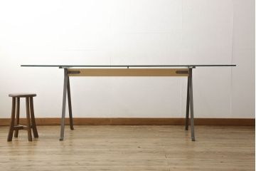 中古　美品　イタリア　ドリアデ　フラーテ(FRATE)　スタイリッシュな空間づくりにおすすめのガラステーブル(ダイニングテーブル)(定価約73万円)(R-059549)