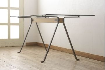 中古　美品　イタリア　ドリアデ　フラーテ(FRATE)　スタイリッシュな空間づくりにおすすめのガラステーブル(ダイニングテーブル)(定価約73万円)(R-059549)