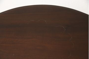 イギリスアンティーク　マホガニー材　すらりとした脚が上品な雰囲気を醸し出すサイドテーブル(オケージョナルテーブル、ナイトテーブル、オーバルテーブル)(R-059550)