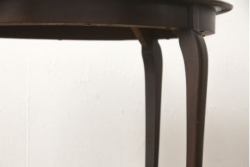 イギリスアンティーク　マホガニー材　すらりとした脚が上品な雰囲気を醸し出すサイドテーブル(オケージョナルテーブル、ナイトテーブル、オーバルテーブル)(R-059550)