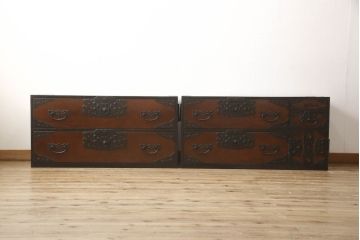 和製アンティーク　美品　前面欅(ケヤキ)・中桐　金具の立派な佐渡箪笥(小木箪笥、和たんす、時代箪笥、収納箪笥、引き出し、重ねタンス)(R-059551)