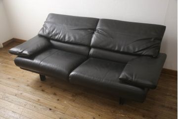 中古　B&B　ITALIA(イタリア)　ARANDA(アランダ)　上質な空間づくりにおすすめの本革(レザー)張り2.5人掛けソファ(2人掛けソファ、3人掛けソファ)(定価約120万円)(R-059555)